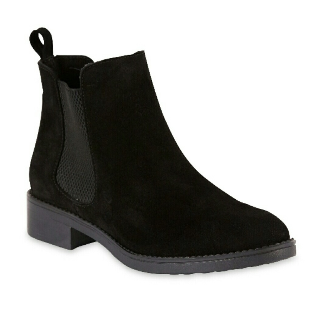 Suede black boots